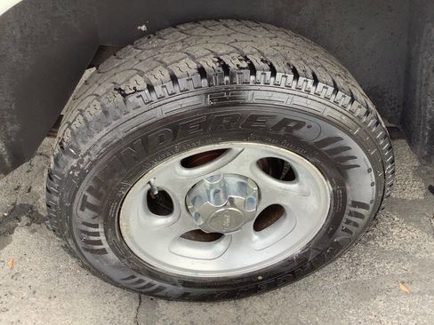 Used 2004 Ford Explorer Sport Trac XLS image 18