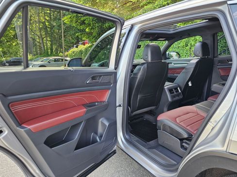 Used 2022 Volkswagen Atlas Cross Sport SEL Premium R-Line AWD/4WD image 17