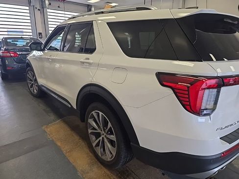 Certified 2025 Ford Explorer Platinum w/ Ultimate Package AWD/4WD image 4