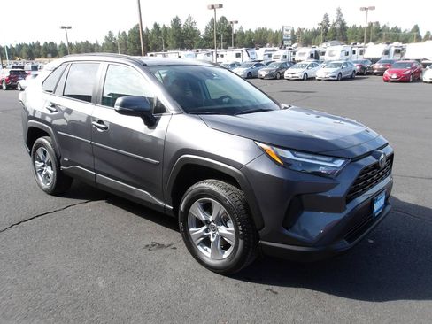 Used 2023 Toyota RAV4 LE AWD/4WD image 7