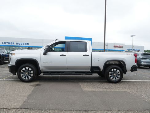 Used 2023 Chevrolet Silverado 2500 Custom w/ Custom Value Package AWD/4WD image 4