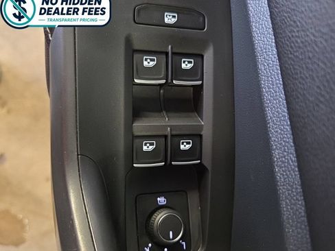 Used 2023 Volkswagen Jetta SE FWD image 22