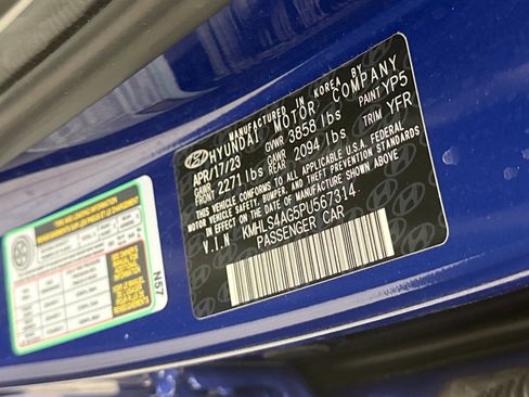 Used 2023 Hyundai Elantra SEL w/ Convenience Package FWD image 11