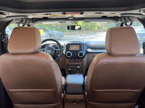 Used 2013 Jeep Wrangler Sahara w/ Dual Top Group AWD/4WD image 27