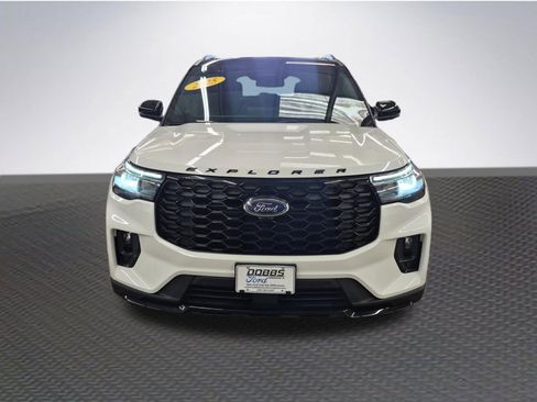 Used 2025 Ford Explorer ST-Line w/ Premium Package AWD/4WD image 3