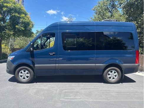 Used 2023 Mercedes-Benz Sprinter 2500 image 2
