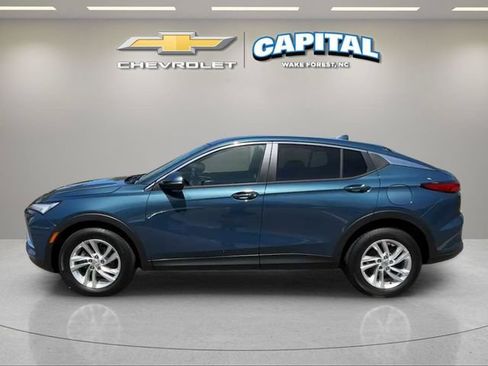 Used 2024 Buick Envista Preferred w/ Convenience I Package FWD image 3