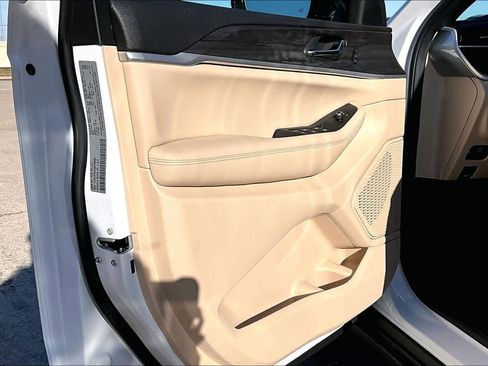 New 2025 Jeep Grand Cherokee L Limited w/ Luxury Tech Group II image 11