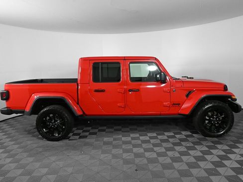 Used 2025 Jeep Gladiator Sport image 22