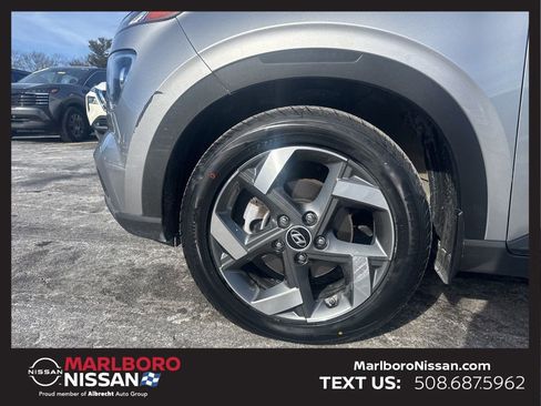 Used 2023 Hyundai Venue SEL w/ Cargo Package image 11