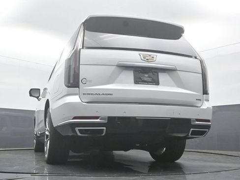 Certified 2025 Cadillac Escalade Premium Luxury Platinum AWD/4WD image 49