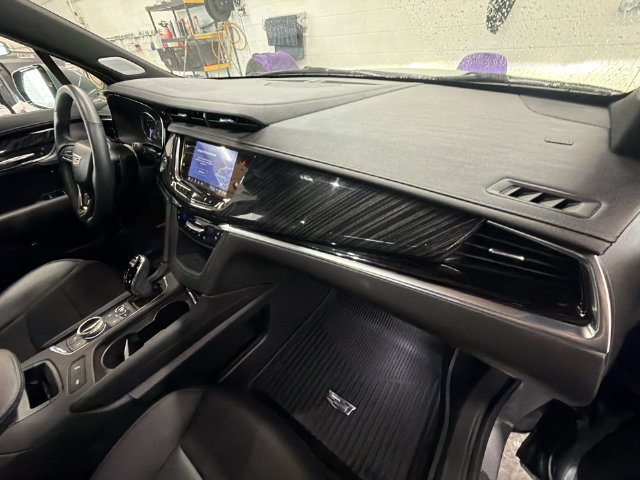 Used 2025 Cadillac XT6 Premium Luxury w/ LPO, Floor Liner Package AWD/4WD image 30