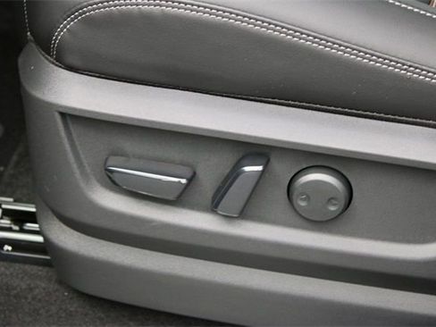 New 2025 Nissan Armada SL w/ Captain's Chari Seat Package image 13