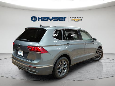 Used 2022 Volkswagen Tiguan SE AWD/4WD image 7
