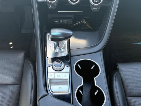 Used 2021 Genesis G70 2.0T image 24