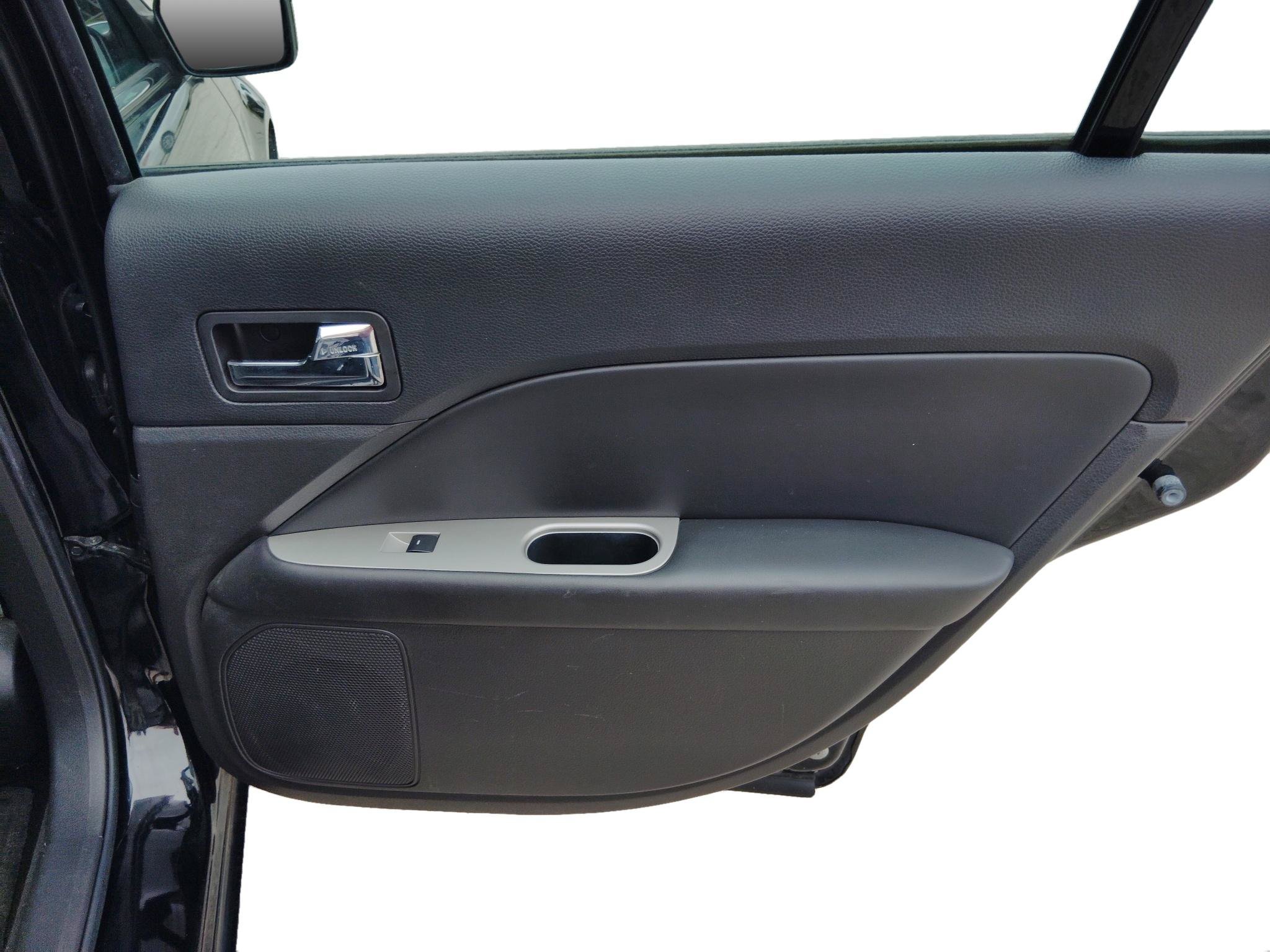 Used 2012 Ford Fusion SEL FWD image 25