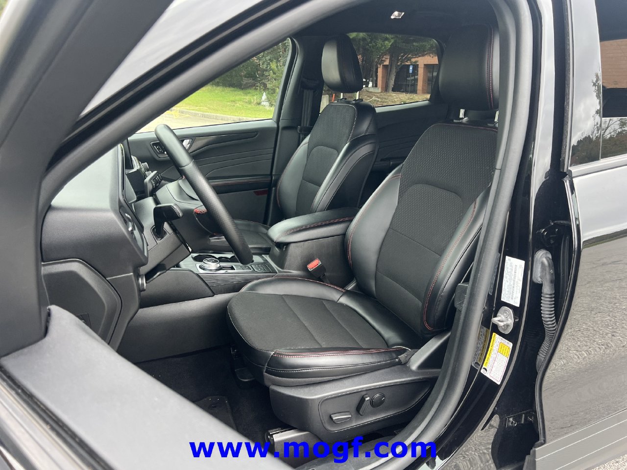 Used 2025 Ford Escape ST-Line FWD image 15