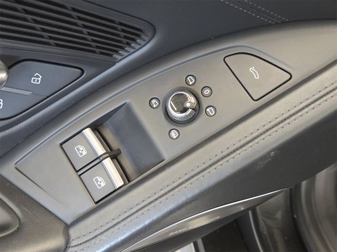 Used 2017 Audi R8 V10 image 11