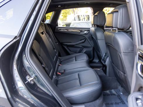 Certified 2024 Porsche Macan image 52