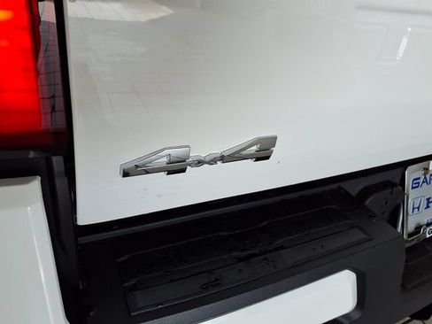 Used 2025 Toyota Tacoma SR5 AWD/4WD image 25