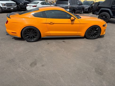 Used 2018 Ford Mustang Coupe image 8