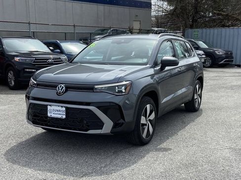 Used 2025 Volkswagen Taos S image 8