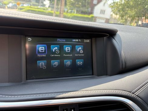 Used 2018 INFINITI QX30 Premium w/ Navigation Package image 31