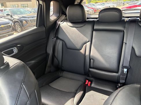 Used 2025 Jeep Compass Trailhawk AWD/4WD image 37