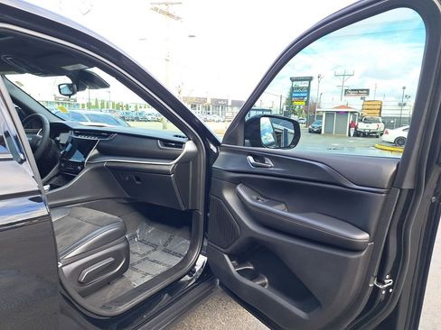 Used 2023 Jeep Grand Cherokee Altitude image 16