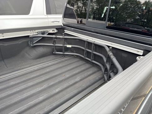 Used 2018 Nissan Frontier PRO-4X image 10