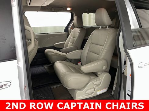 Used 2018 Toyota Sienna XLE Premium AWD/4WD image 15