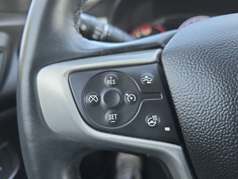 Used 2023 GMC Acadia SLT w/ Technology Package image 18