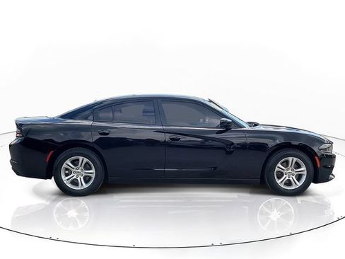 Used 2022 Dodge Charger SXT RWD image 4