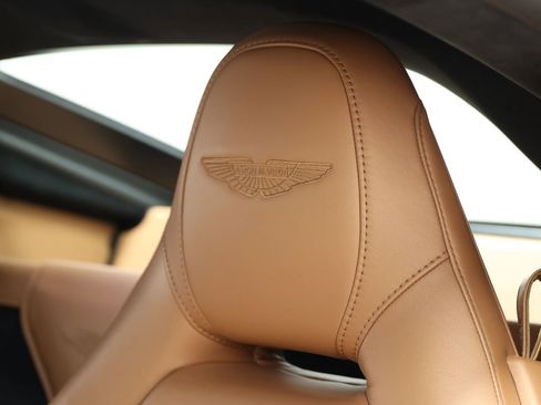 Used 2019 Aston Martin V8 Vantage Coupe RWD image 16
