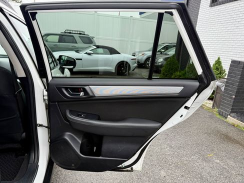 Used 2019 Subaru Outback 2.5i Premium image 21