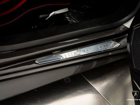 Used 2023 Lamborghini Huracan STO image 59