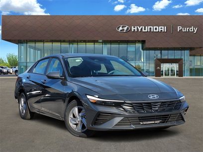 New 2025 Hyundai Elantra SE