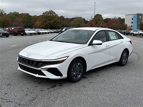 New 2026 Hyundai Elantra Blue image 3