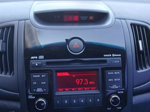 Used 2010 Kia Forte Koup EX image 14