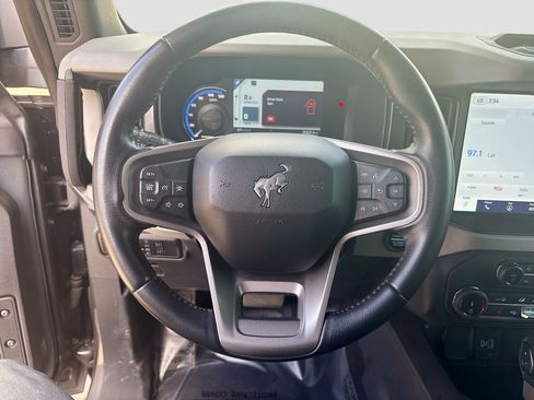 Used 2022 Ford Bronco Badlands w/ Sasquatch Package image 11