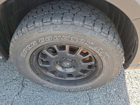 Used 2023 Subaru Outback Onyx Edition image 9