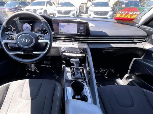 Used 2023 Hyundai Elantra SEL w/ Convenience Package FWD image 15