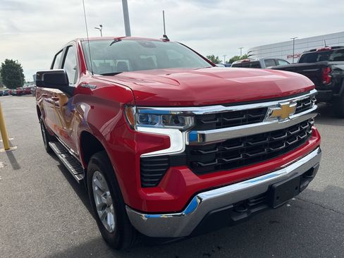 Used 2024 Chevrolet Silverado 1500 LT AWD/4WD image 4