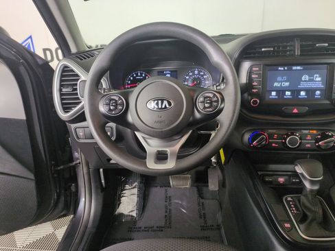 Used 2021 Kia Soul LX FWD image 13
