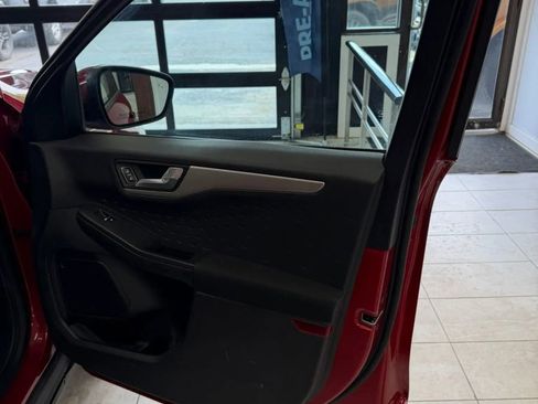 Used 2020 Ford Escape SE AWD/4WD image 9