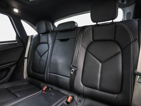 Used 2023 Porsche Macan GTS image 22