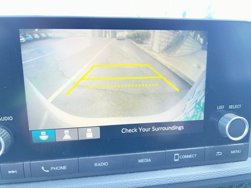 Used 2023 Honda CR-V EX image 9