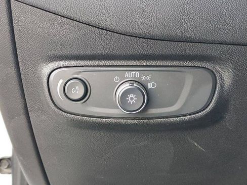 Used 2022 Chevrolet Equinox RS FWD image 11
