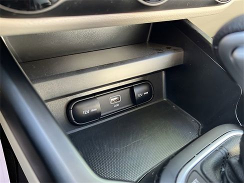 Used 2025 Kia Soul LX w/ LX Technology Package image 20