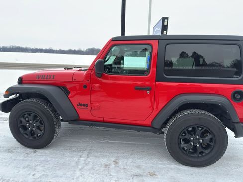 Used 2021 Jeep Wrangler Sport image 7
